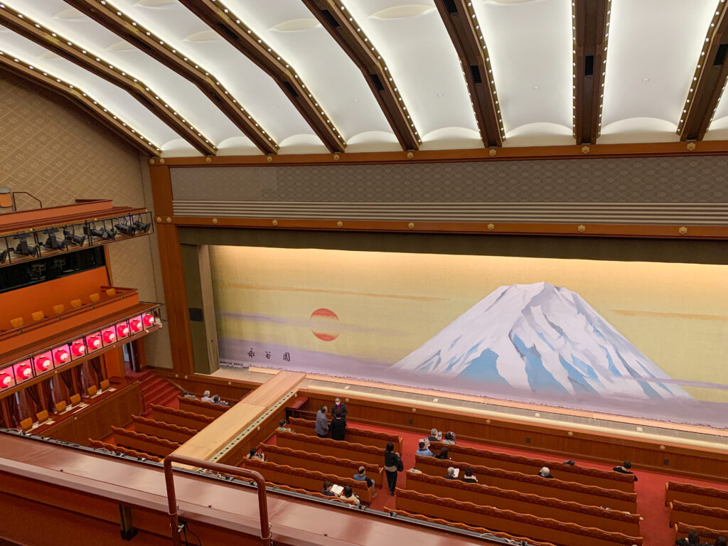 歌舞伎座3階前方中央席からの見え方